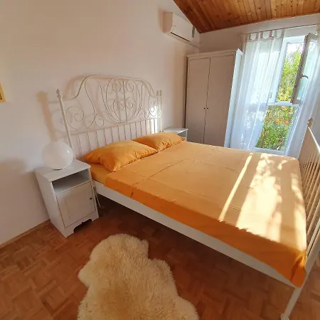 Sergej In Pag Town Center Varos Apartment